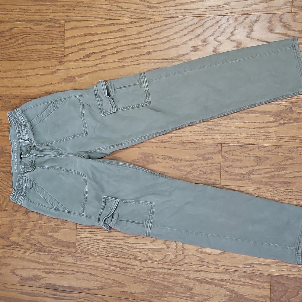 AE American Eagle Outfitters Straight Leg Cargo Pants Sz 2 Super Stretch